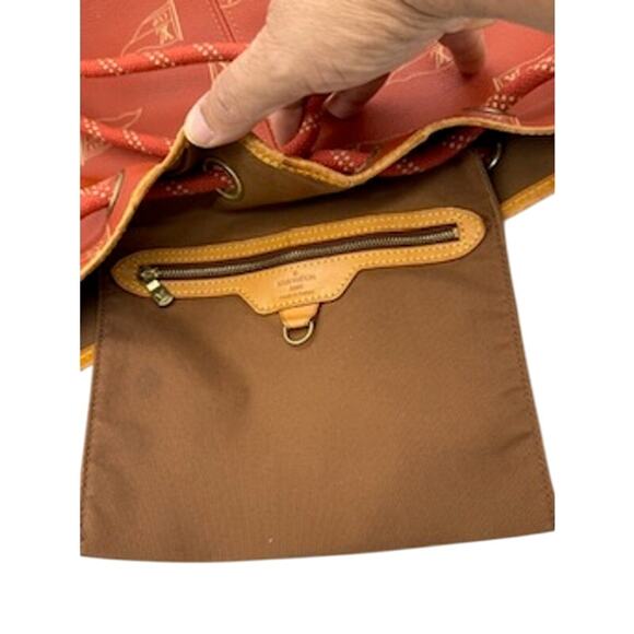 Louis Vuitton  Canvas Americas Cup 1995 Saint Tropez Drawstring Bag Red - Picture 14 of 16
